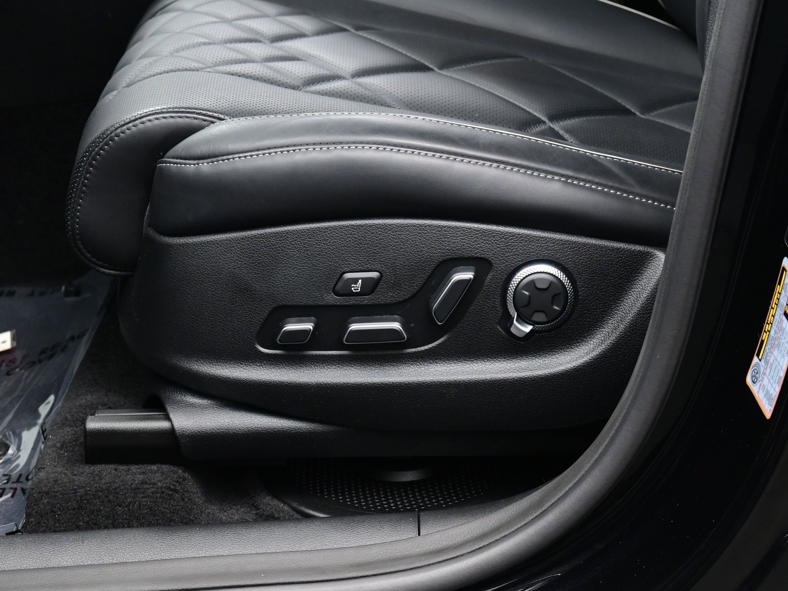 Certified 2025 Genesis GV80 3.5T Prestige image 11