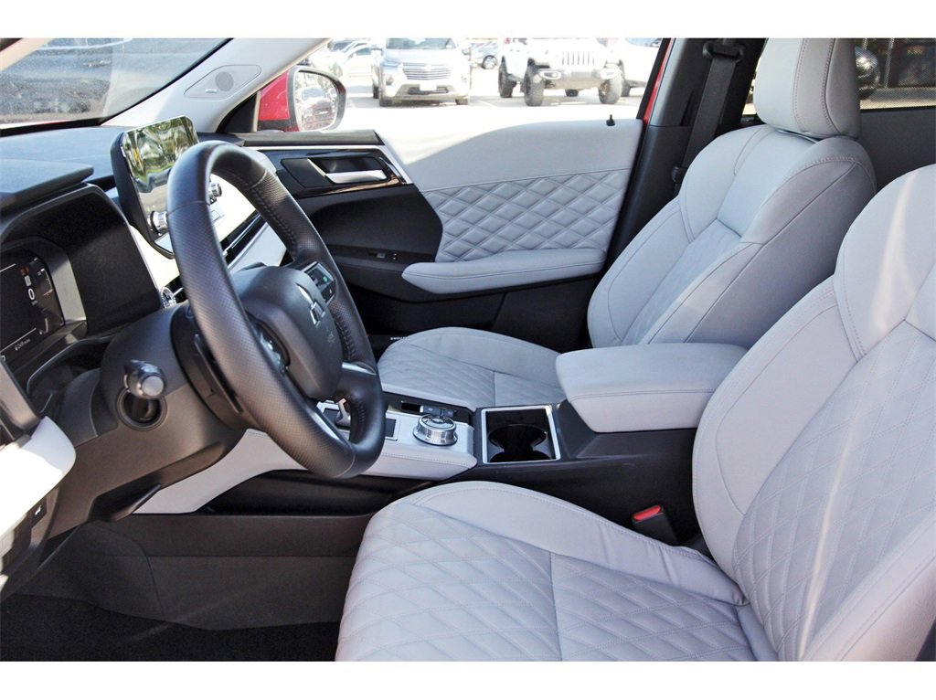 Used 2024 Mitsubishi Outlander SEL image 31