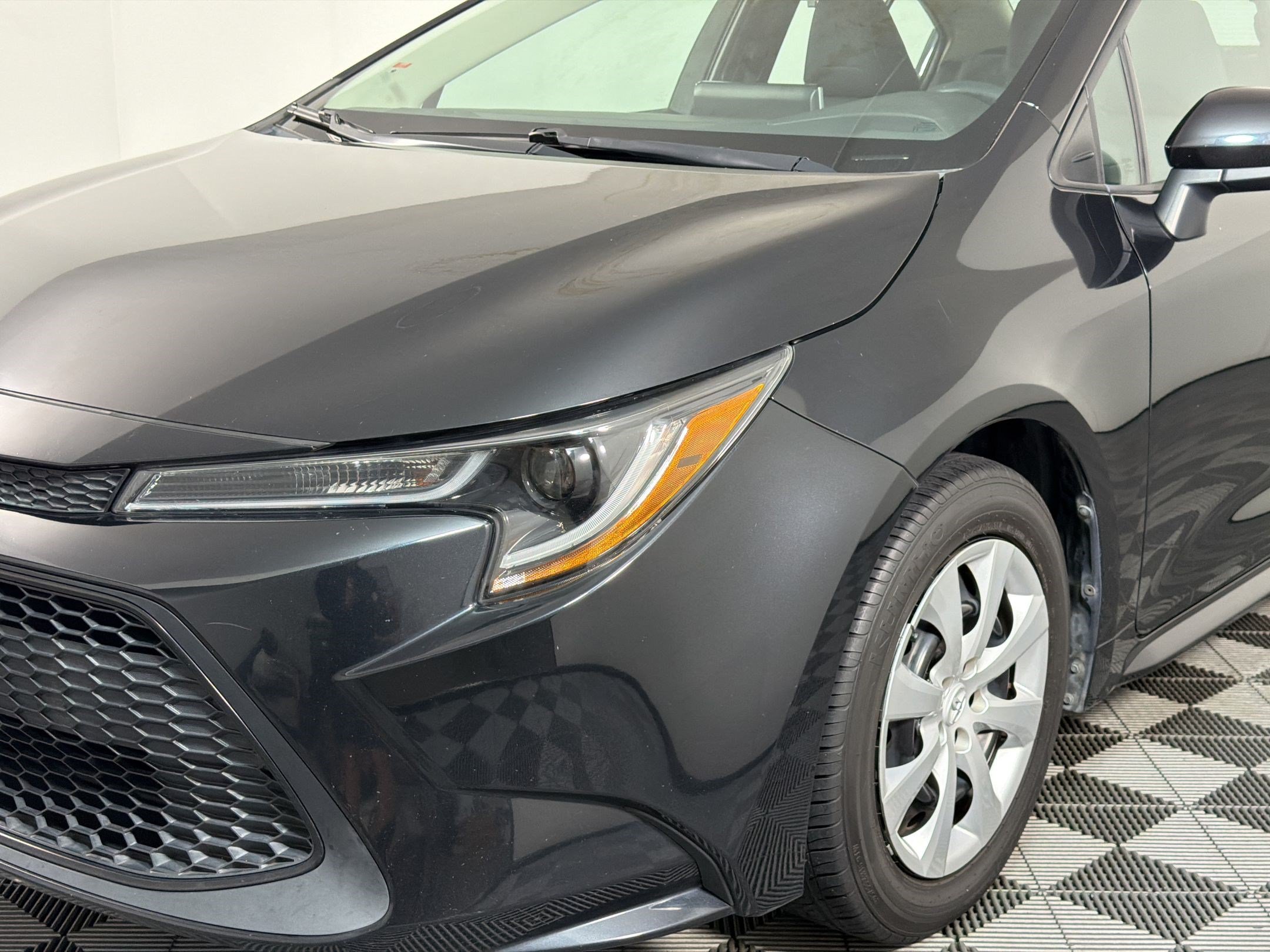Used 2020 Toyota Corolla LE FWD image 10