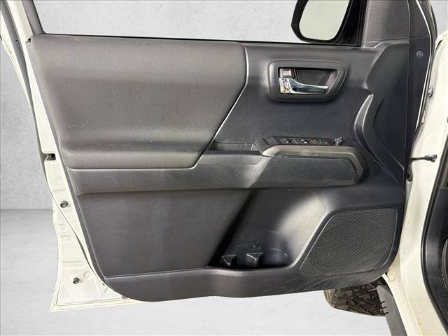 Used 2019 Toyota Tacoma TRD Off-Road AWD/4WD image 10