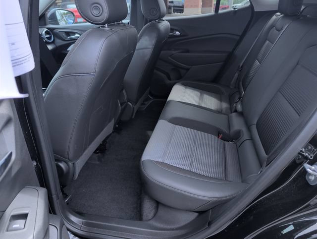 Used 2024 Chevrolet Trax LT w/ Driver Confidence Package FWD image 23