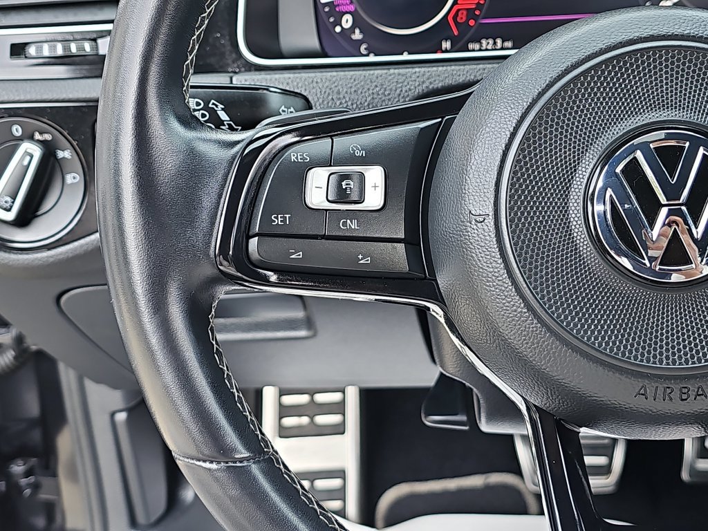 Used 2018 Volkswagen Golf R 4-Door AWD/4WD image 25