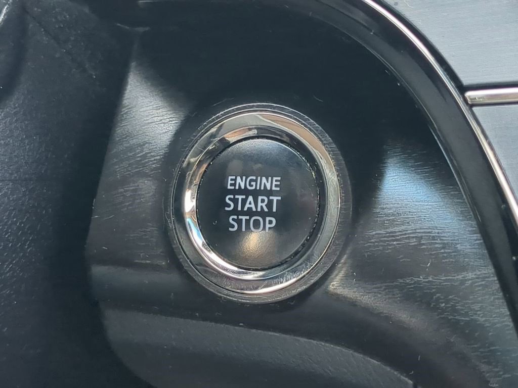 Used 2018 Toyota Avalon XLE w/ Protection Package image 28