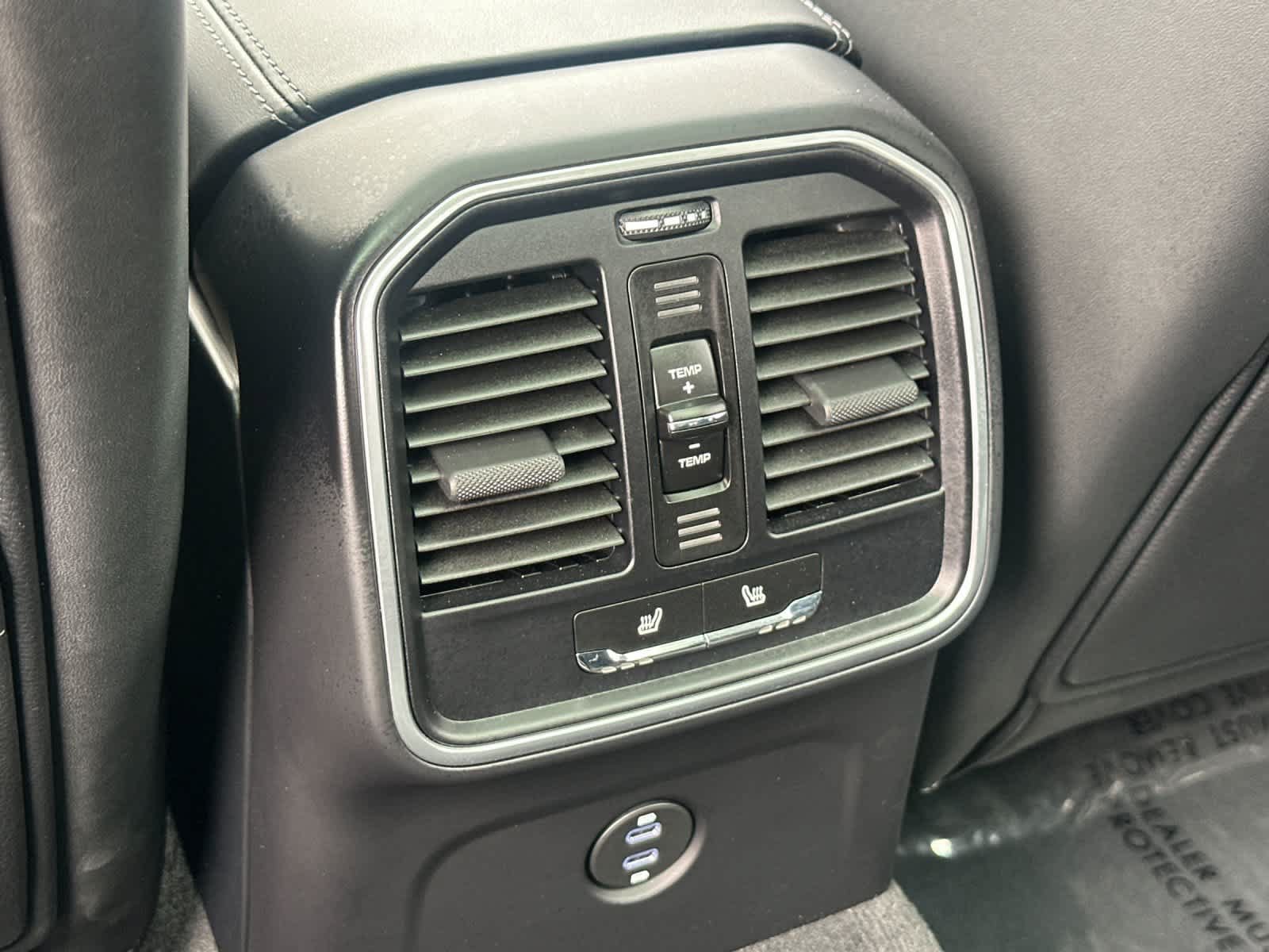 Certified 2026 Porsche Macan AWD/4WD image 14