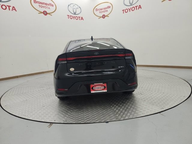 Used 2023 Toyota Prius XLE FWD image 7