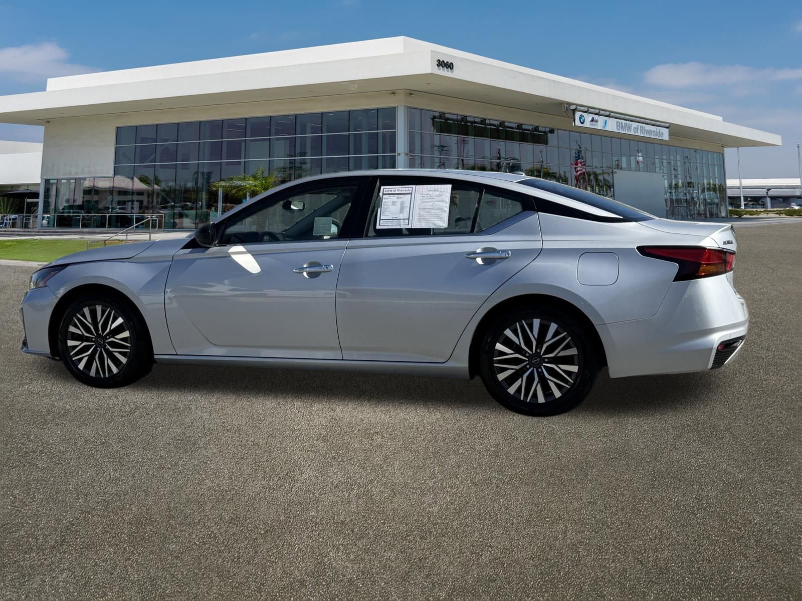 Used 2024 Nissan Altima 2.5 SV image 7