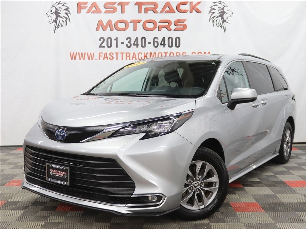 Used 2023 Toyota Sienna XLE