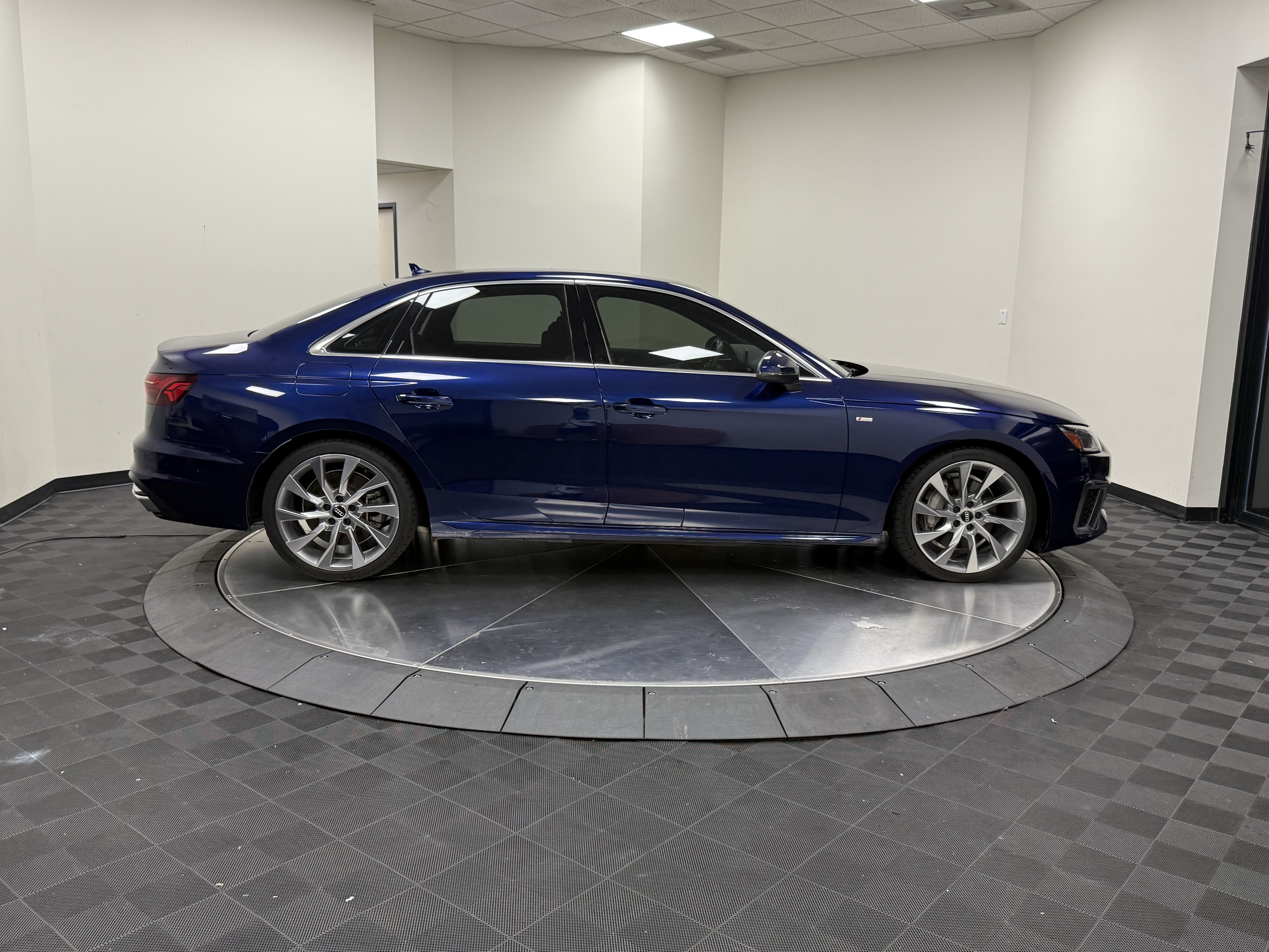 Used 2020 Audi A4 2.0T Premium Plus w/ Premium Plus Package AWD/4WD image 8