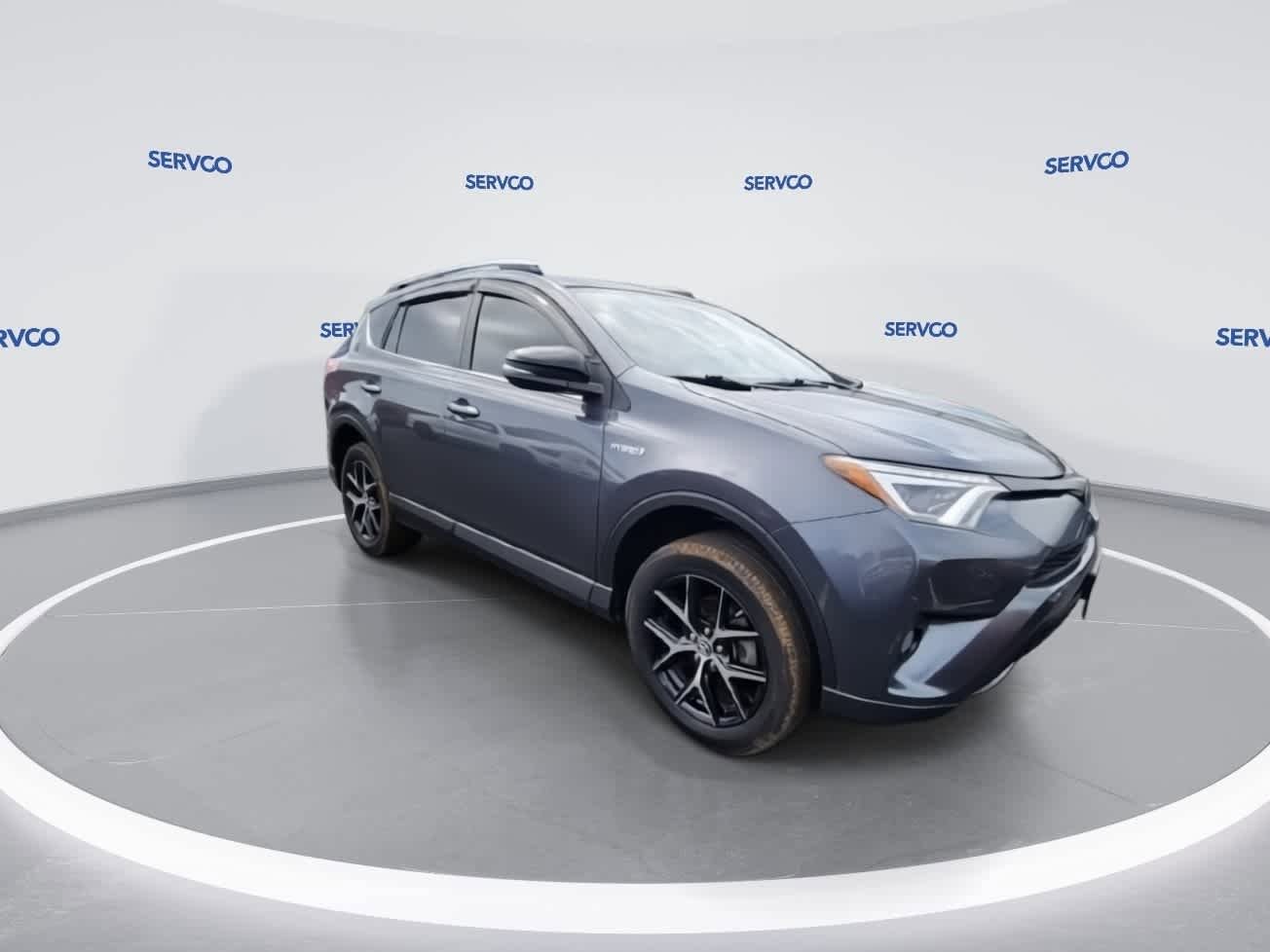 Used 2018 Toyota RAV4 SE AWD/4WD image 2
