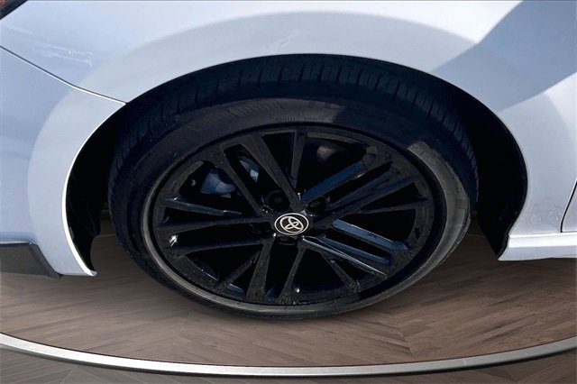 Used 2025 Toyota Camry SE image 9