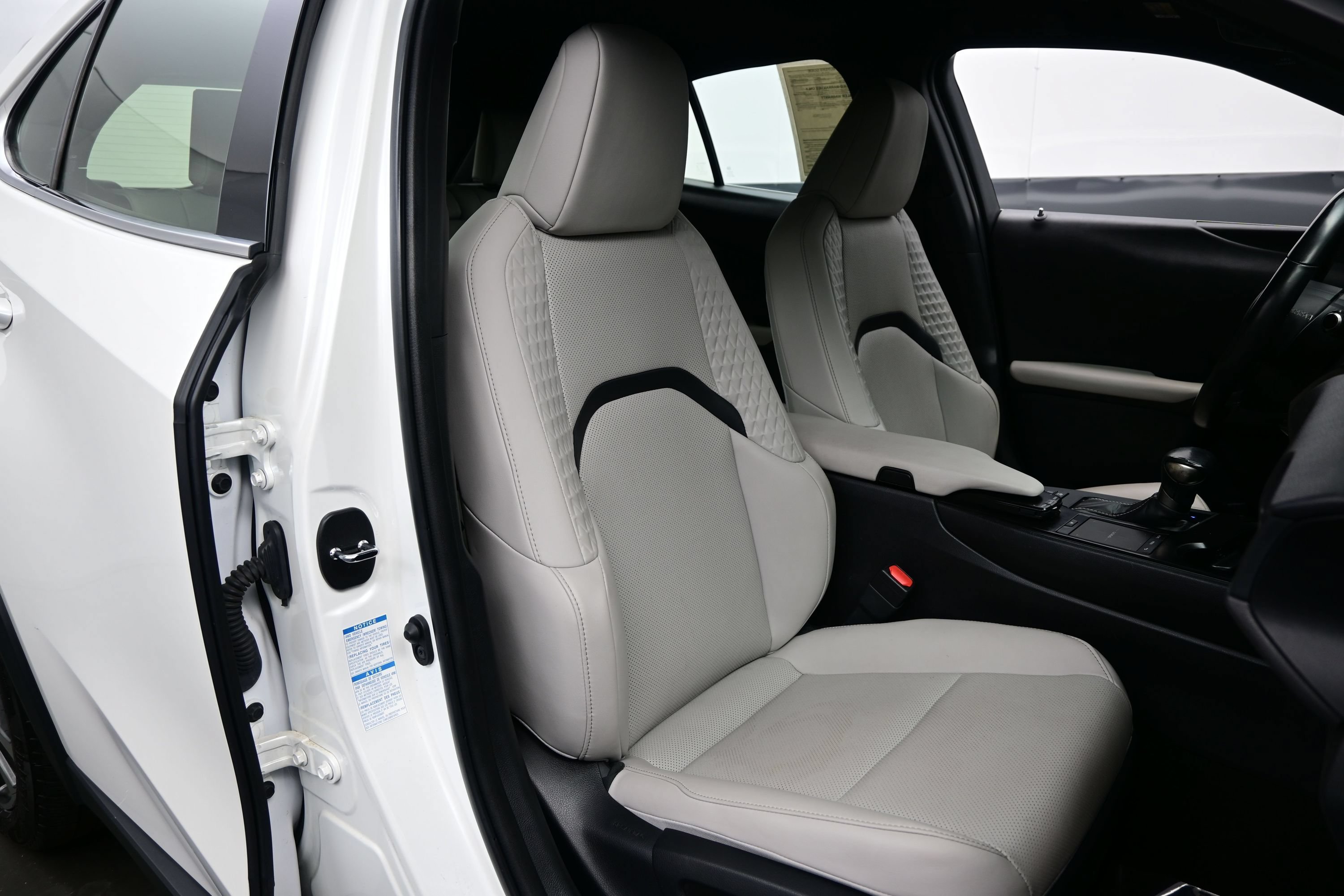 Used 2020 Lexus UX 250h w/ Premium Package AWD/4WD image 14