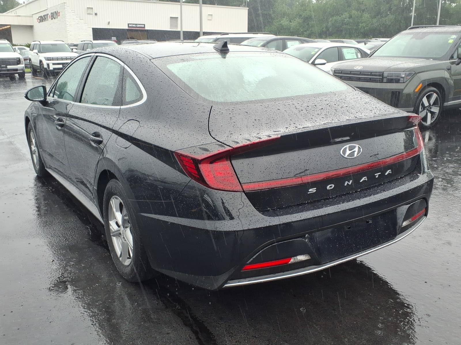 Certified 2023 Hyundai Sonata SE w/ Cargo Package FWD image 7