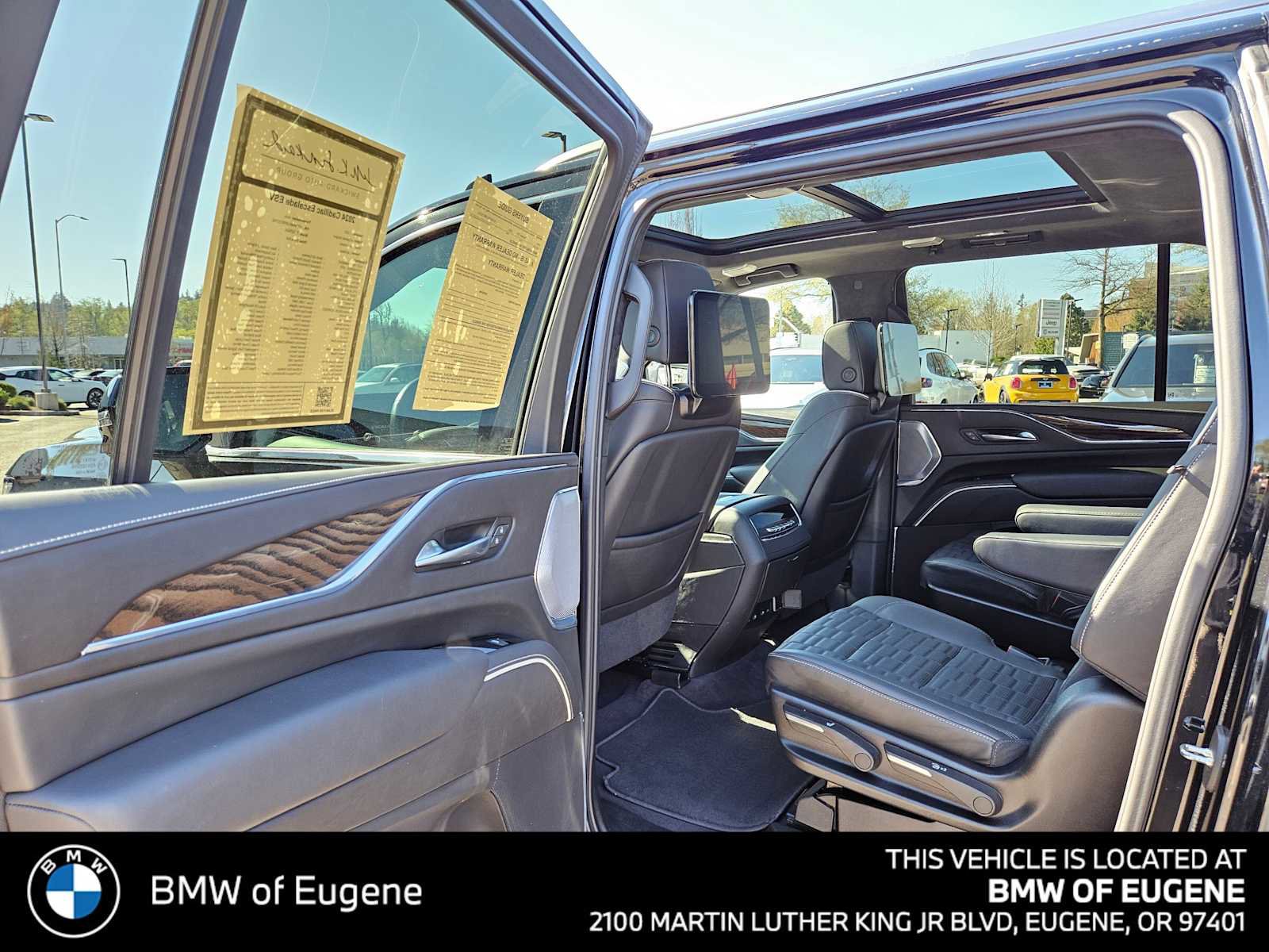 Used 2024 Cadillac Escalade ESV Premium Luxury Platinum AWD/4WD image 19