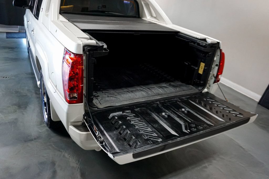 Used 2004 Cadillac Escalade EXT AWD/4WD image 62