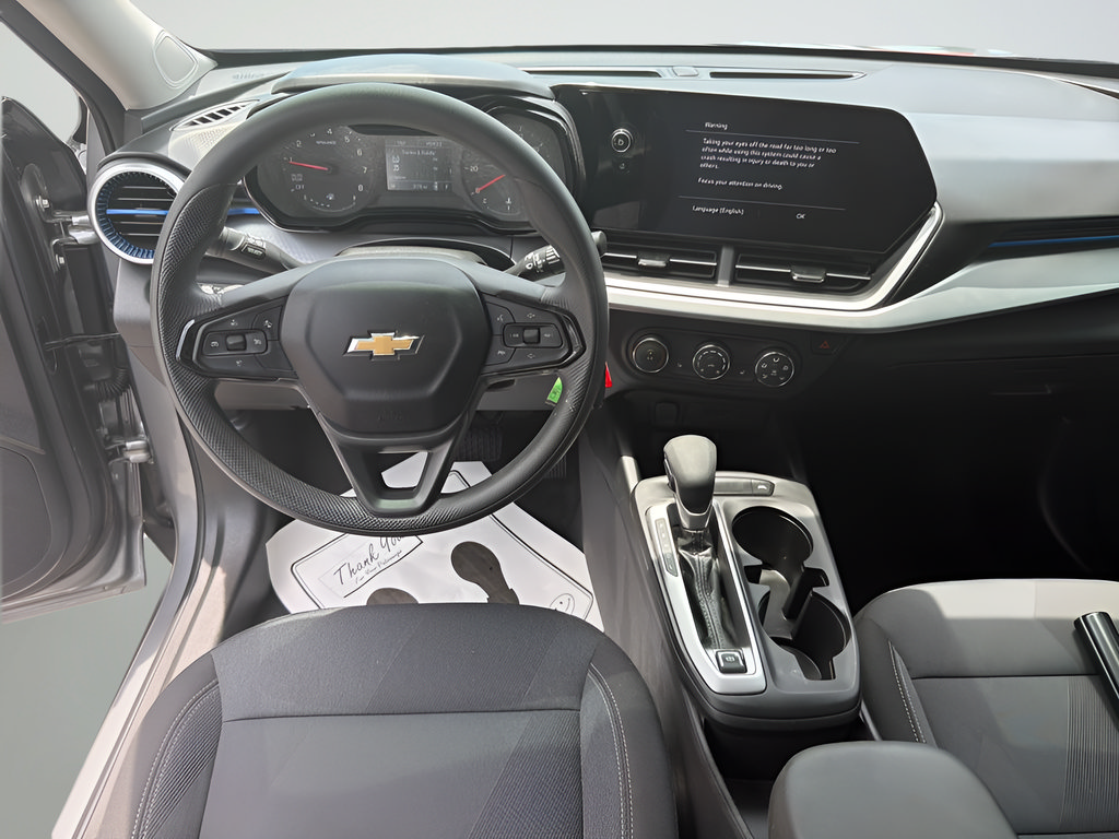 Used 2026 Chevrolet Trax LS w/ LS Convenience Package FWD image 30