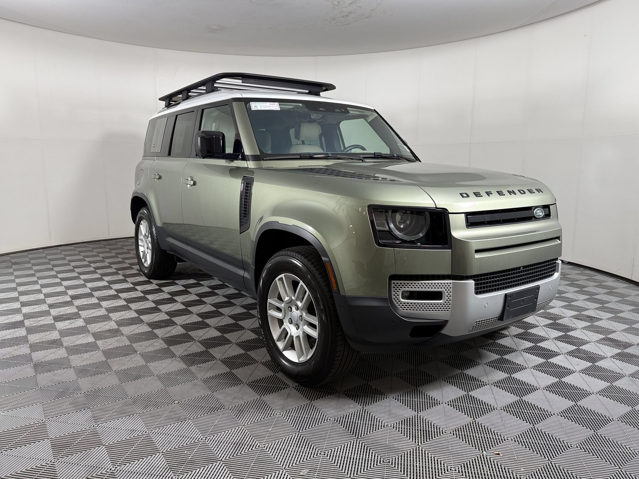 Used 2022 Land Rover Defender 110 S AWD/4WD image 7