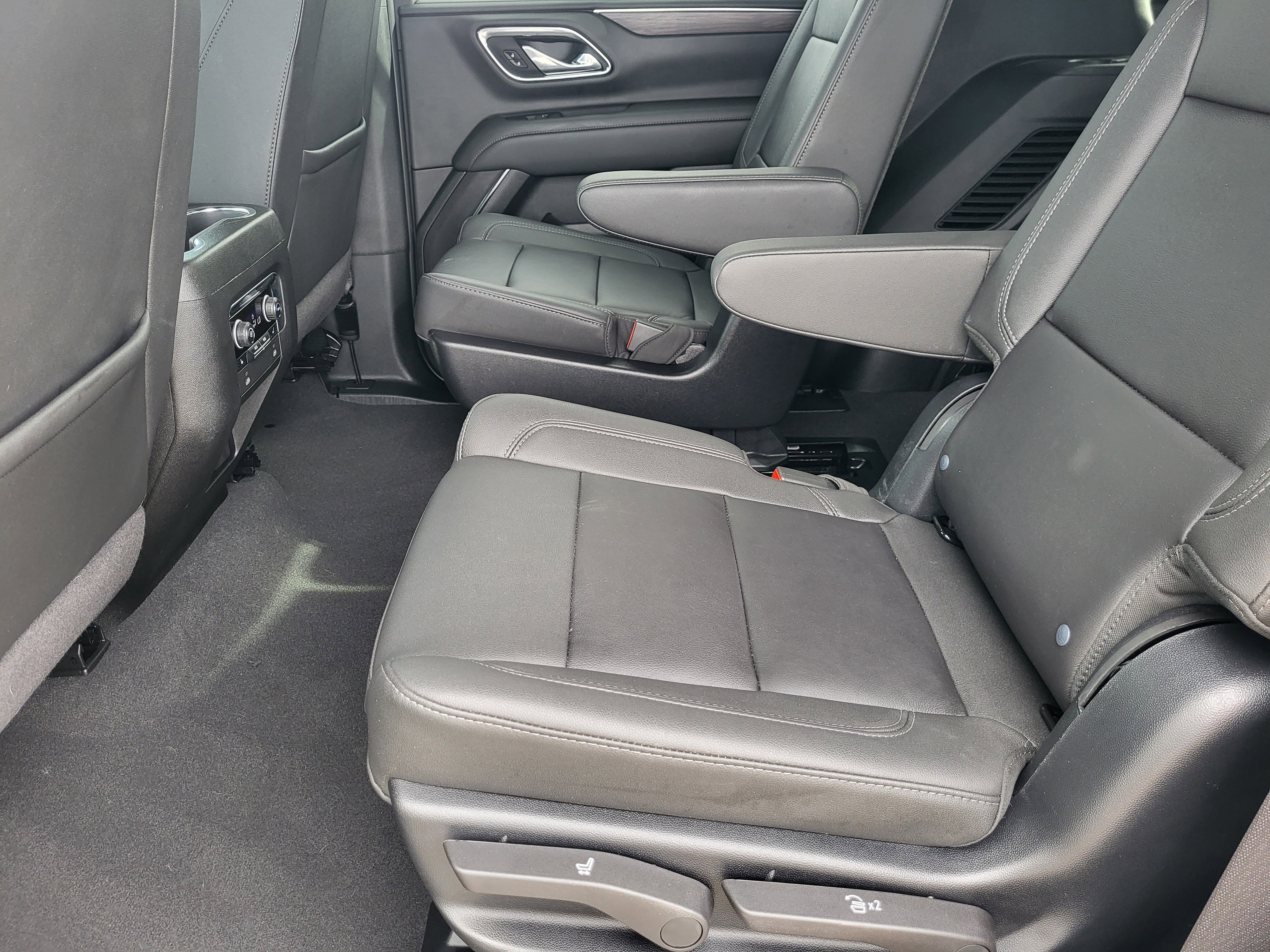 Used 2024 Chevrolet Tahoe Z71 w/ Luxury Package image 13