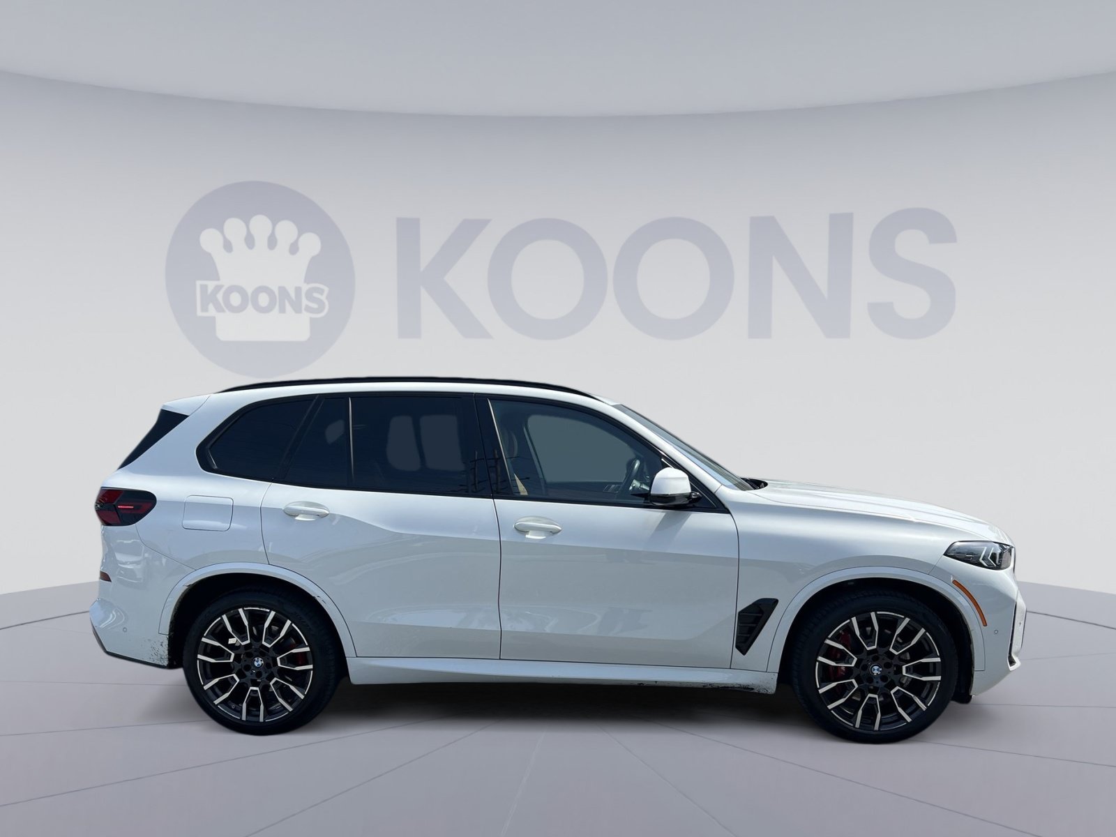 Used 2024 BMW X5 xDrive40i w/ M Sport Package AWD/4WD image 8