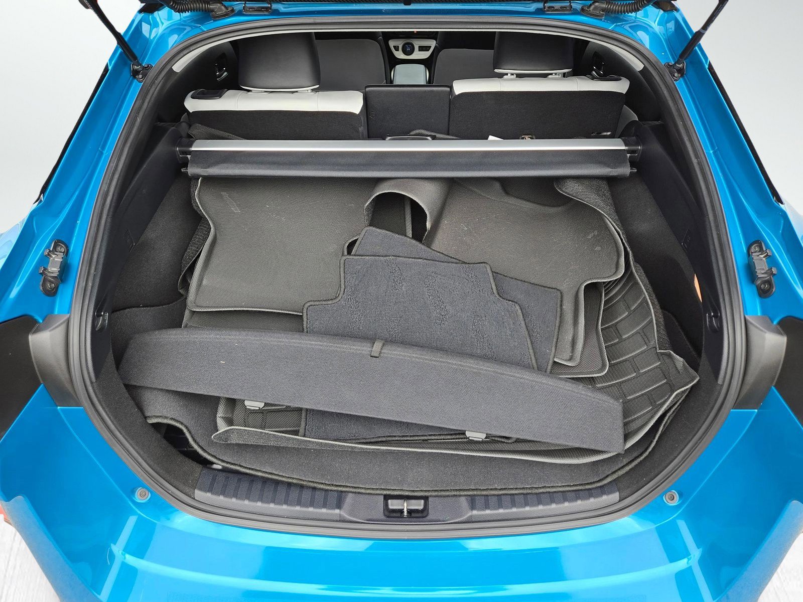 Used 2017 Toyota Prius Prime Advanced image 9