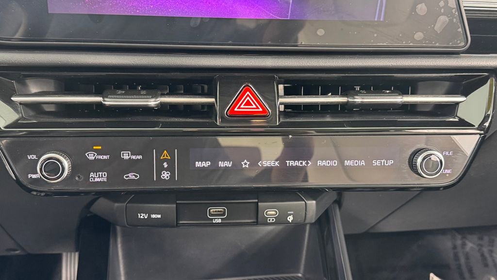 Used 2025 Kia Niro EX FWD image 29