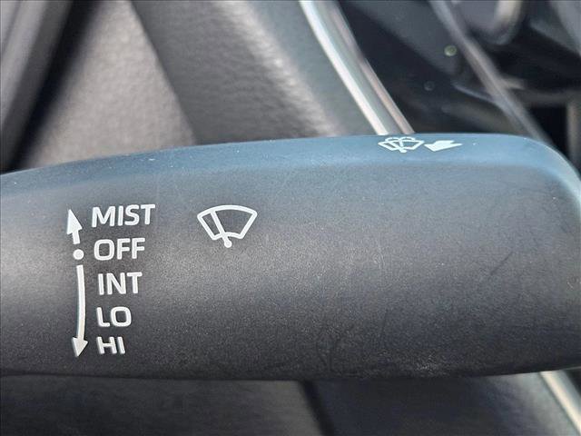 Used 2025 Toyota Corolla LE image 9