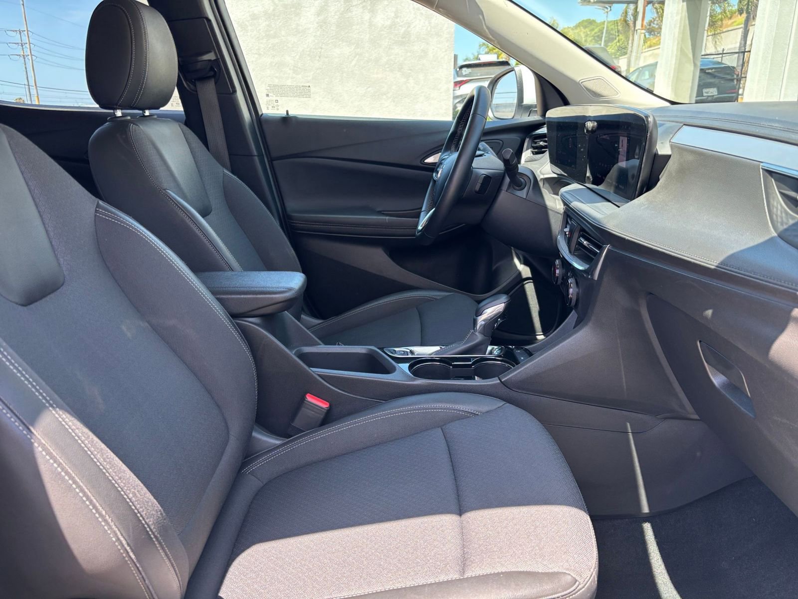 Used 2025 Buick Encore GX Preferred FWD image 35