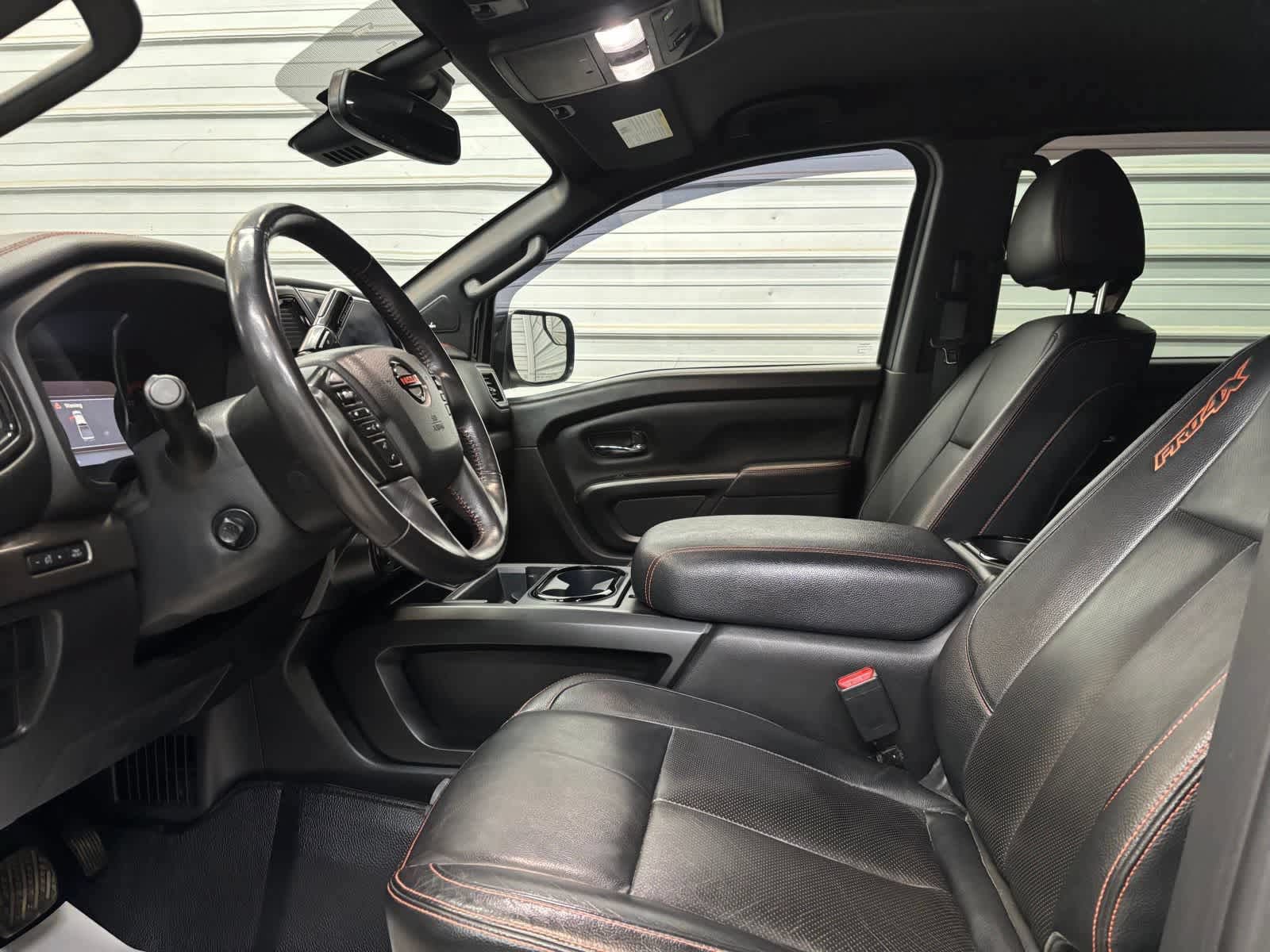 Used 2021 Nissan Titan PRO-4X w/ Pro-4x Convenience Package AWD/4WD image 10