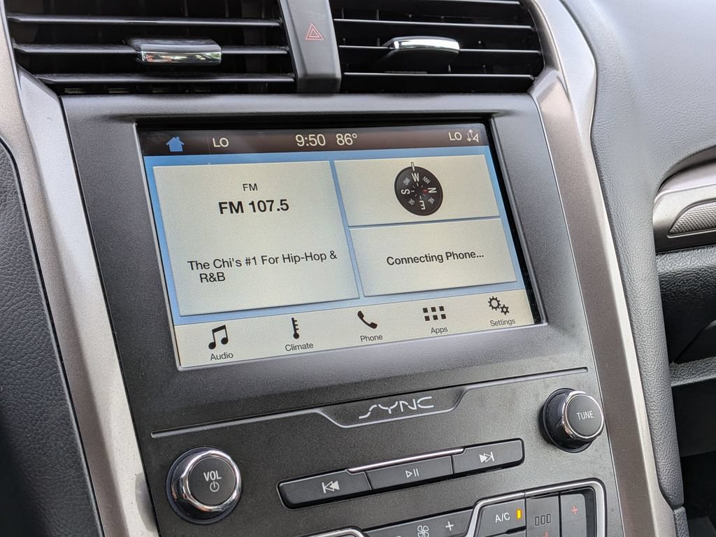 Used 2019 Ford Fusion SE AWD/4WD image 9