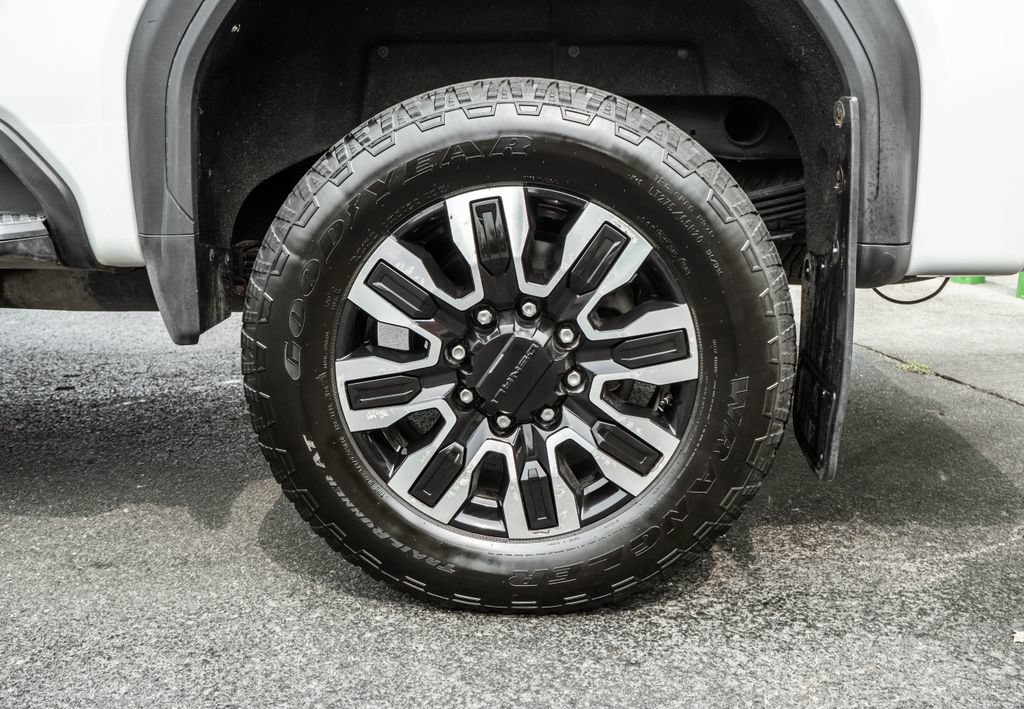 Used 2024 GMC Sierra 2500 Denali Ultimate AWD/4WD image 32