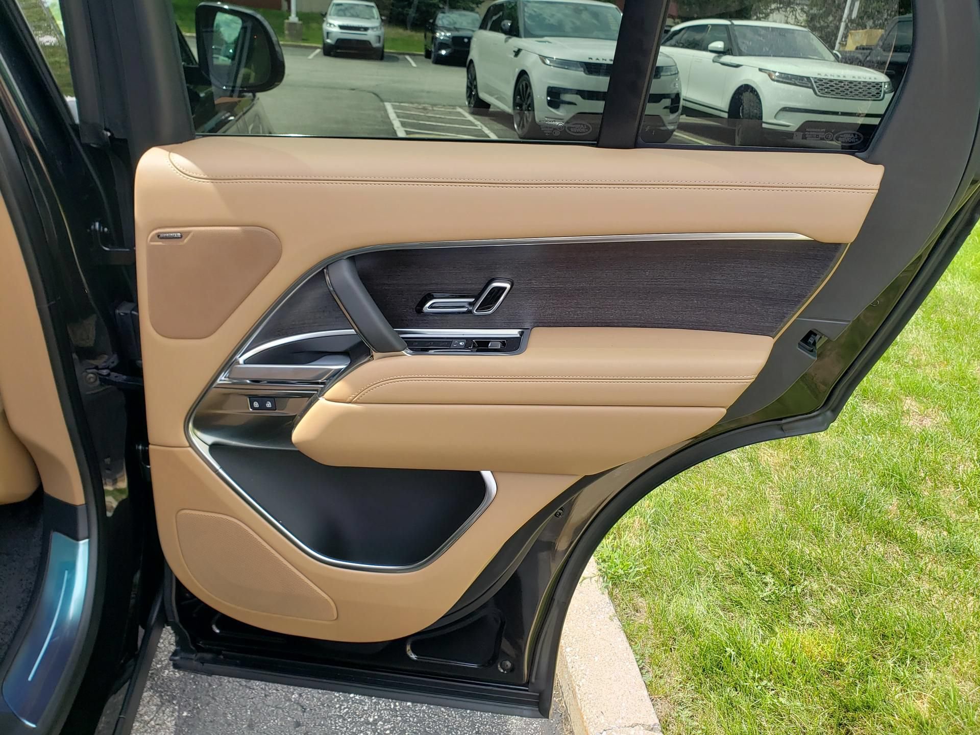New 2026 Land Rover Range Rover SE AWD/4WD image 16
