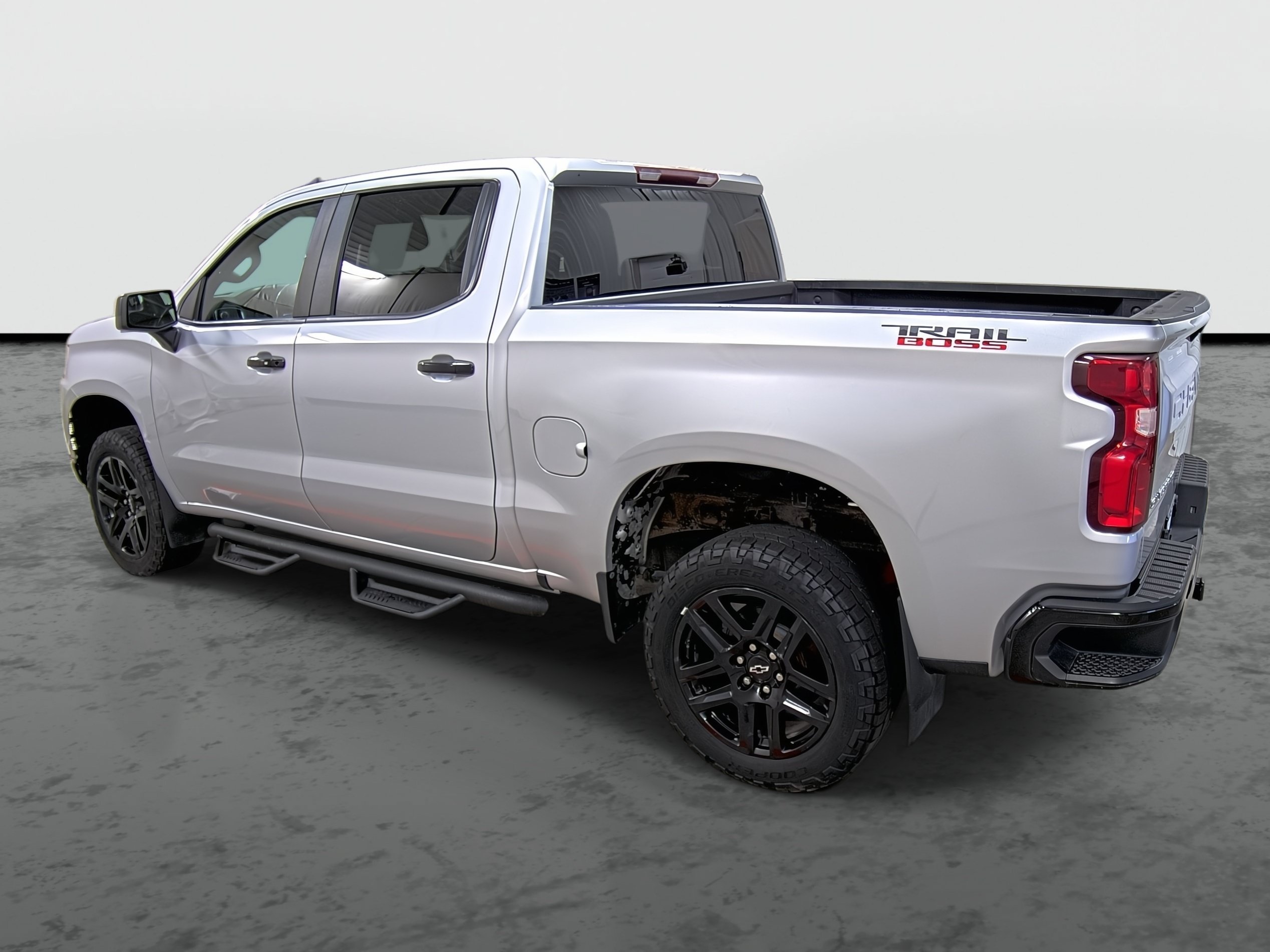 Used 2022 Chevrolet Silverado 1500 LT Trail Boss AWD/4WD image 2