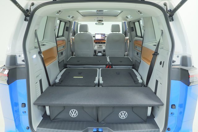 New 2025 Volkswagen ID. Buzz 1st Edition image 42