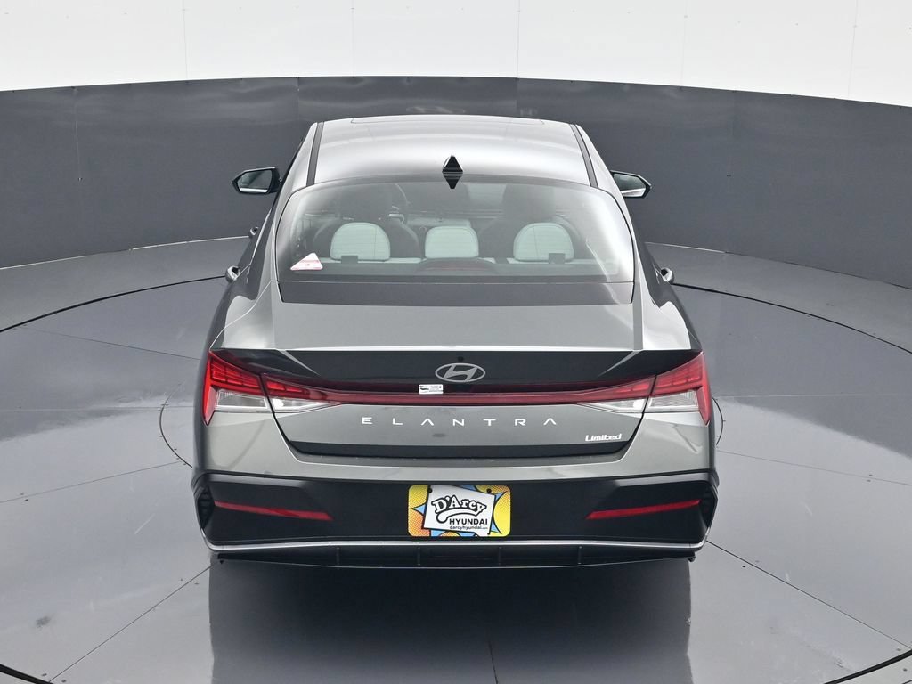 New 2026 Hyundai Elantra Limited FWD image 18
