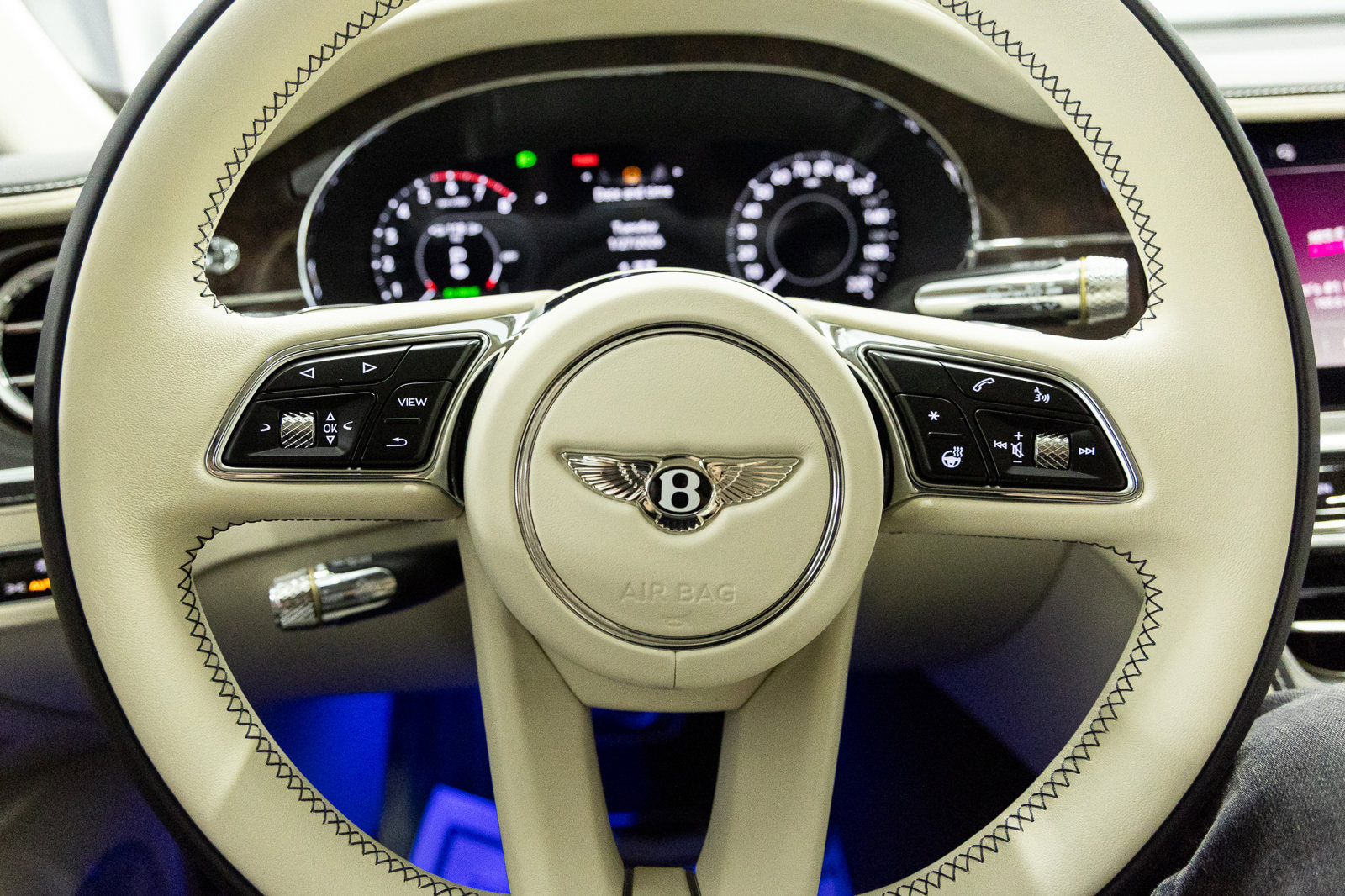 Certified 2026 Bentley Flying Spur Plug-In Hybrid image 34