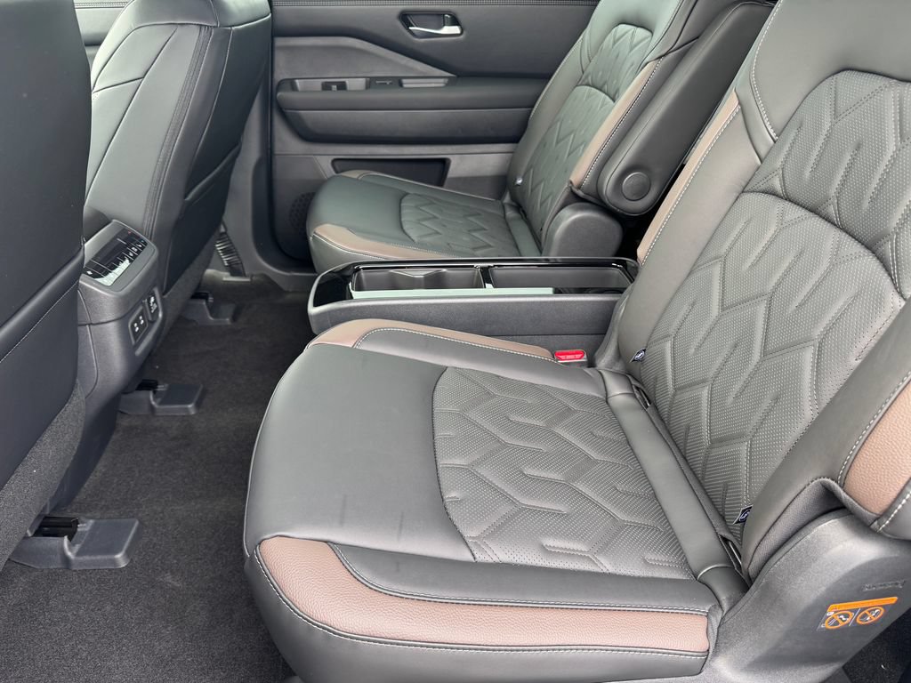 New 2026 Nissan Pathfinder Platinum AWD/4WD image 26