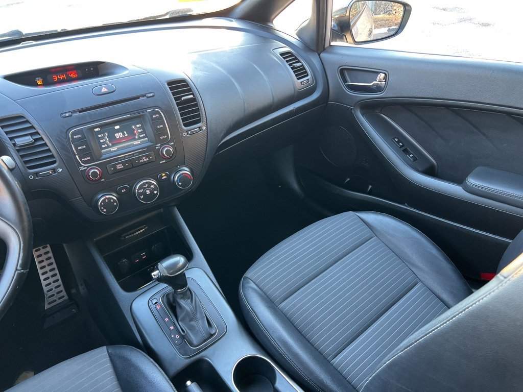 Used 2016 Kia Forte SX image 23