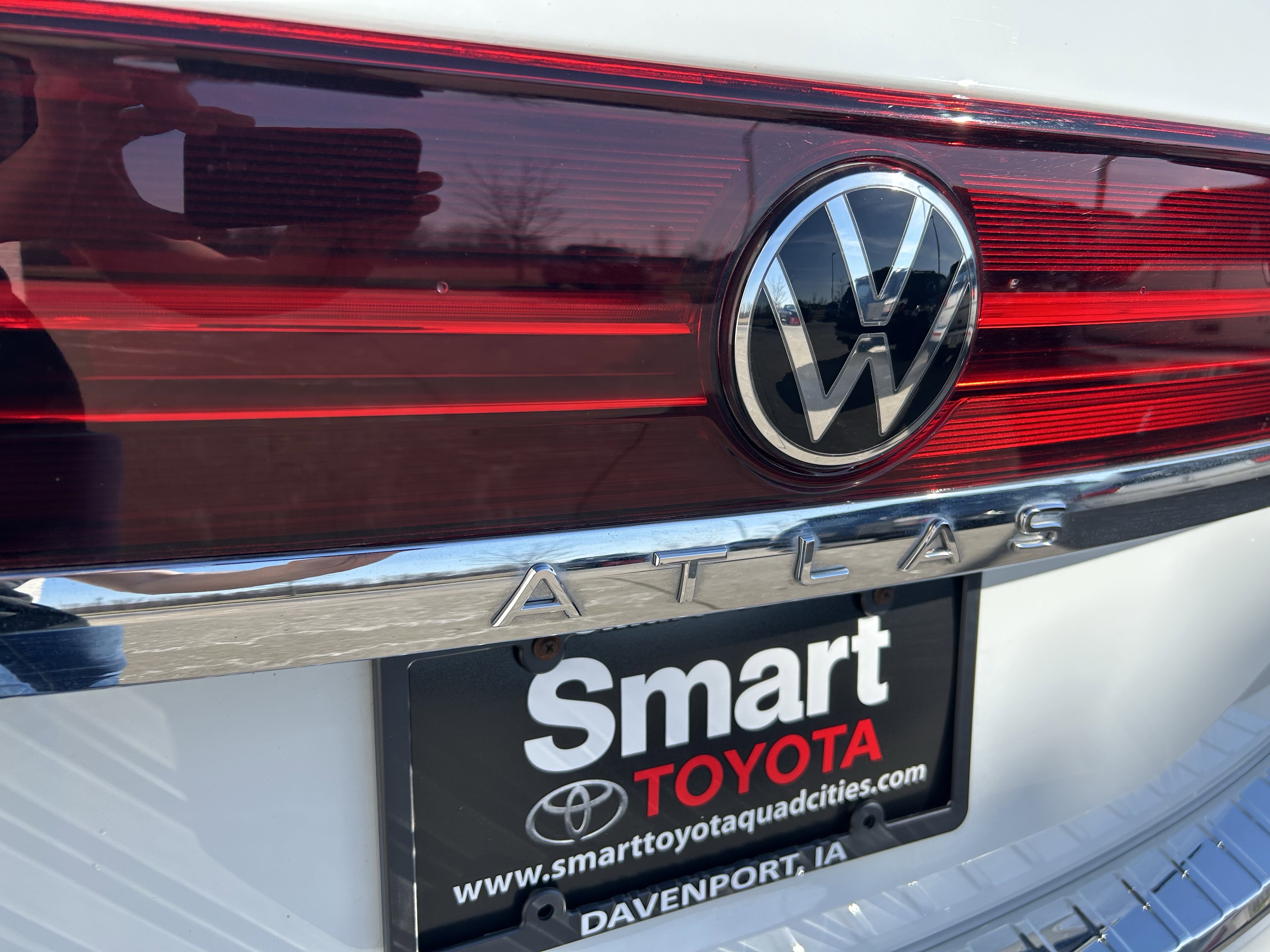 Used 2024 Volkswagen Atlas SE w/ Panoramic Sunroof Package image 14