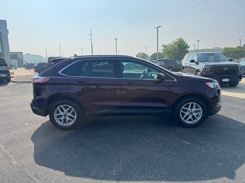 Certified 2024 Ford Edge SEL w/ Convenience Package AWD/4WD image 2