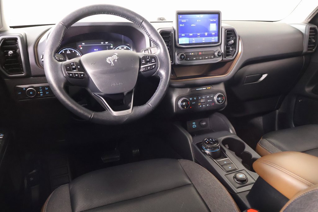 Used 2021 Ford Bronco Sport Outer Banks w/ Outer Banks Package (96D) image 2