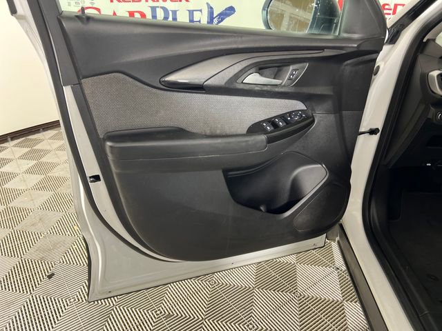 Used 2023 Chevrolet TrailBlazer LS image 11