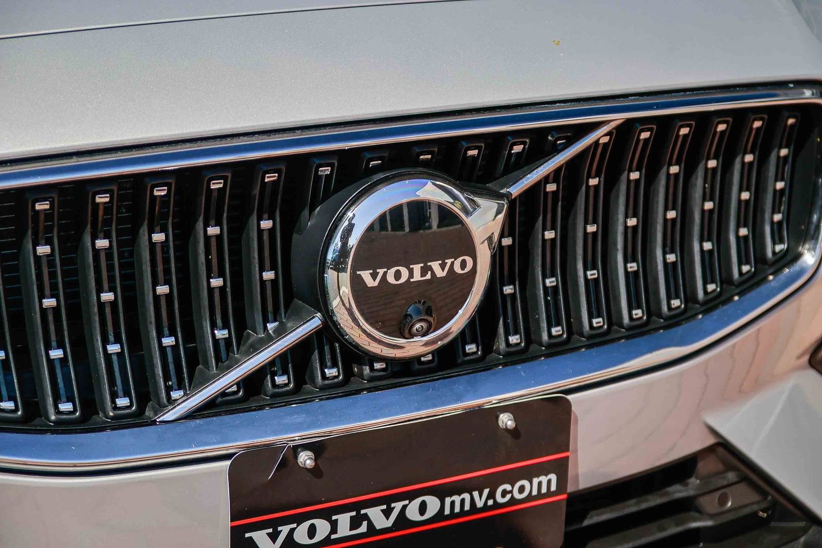 Used 2025 Volvo V60 B5 Cross Country Plus image 12