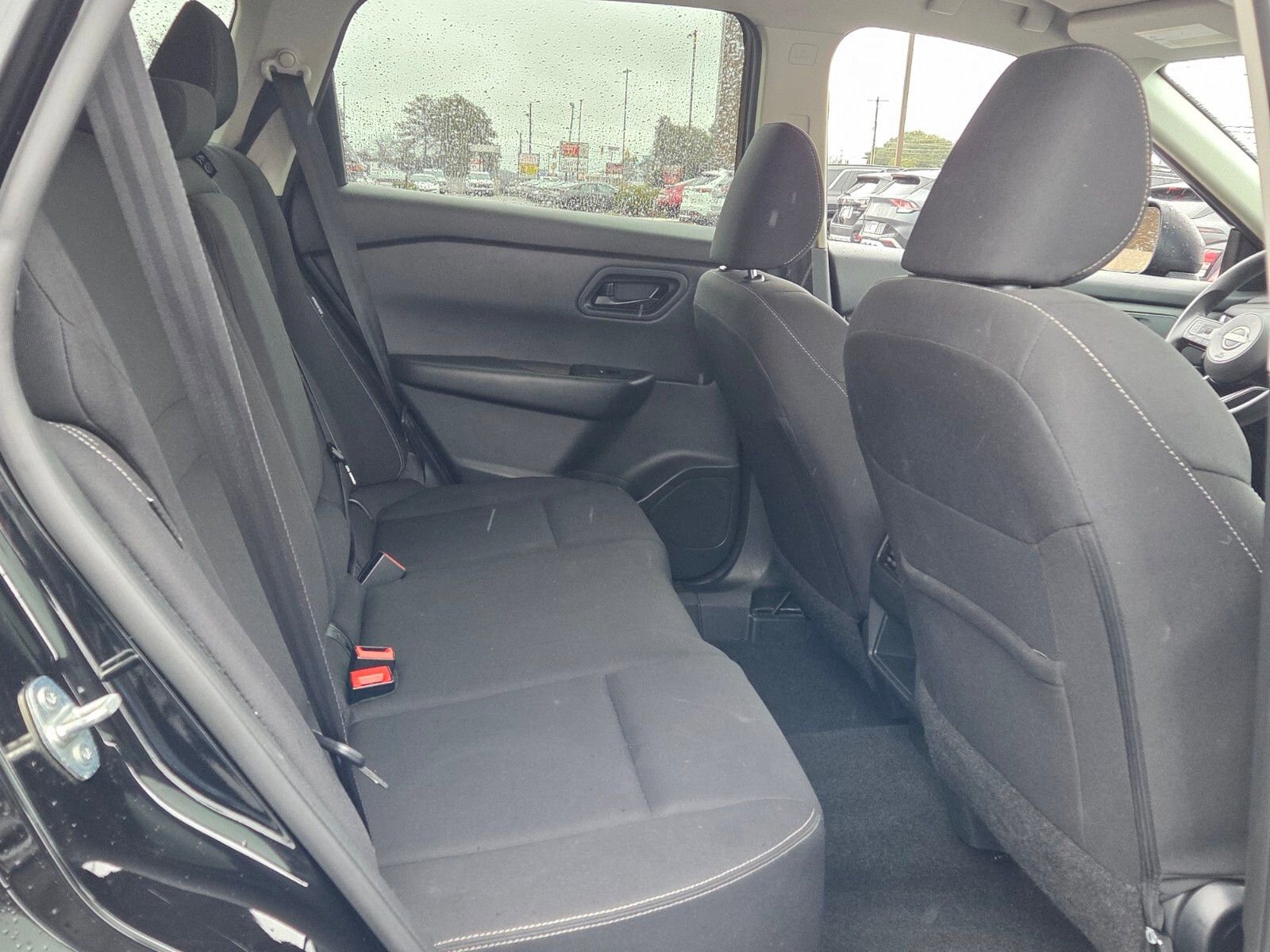 Used 2024 Nissan Rogue S image 14