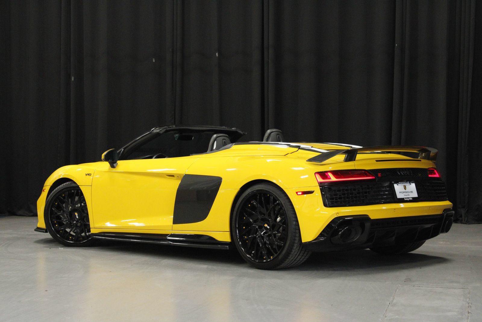 Used 2022 Audi R8 V10 RWD image 3