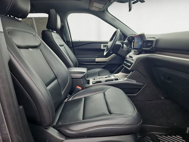 Used 2023 Ford Explorer XLT image 15