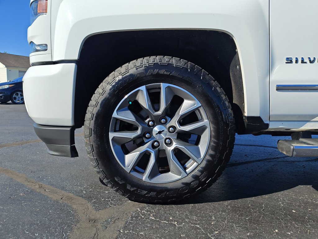 Used 2018 Chevrolet Silverado 1500 LTZ Z71 AWD/4WD image 10