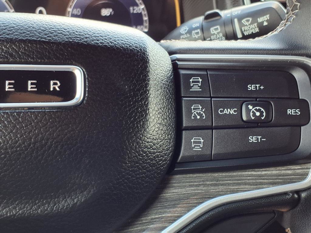 Used 2024 Jeep Wagoneer L Series III w/ Flexible Seating Group image 15