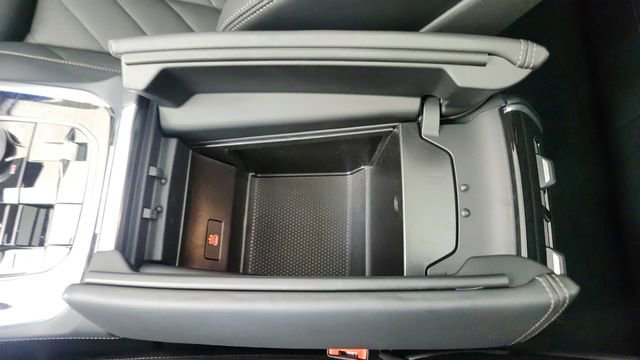 Used 2025 BMW X5 xDrive40i w/ M Sport Package image 57