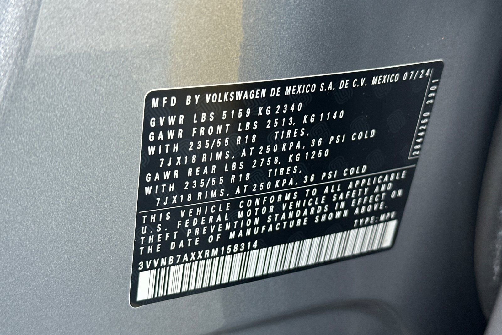 Used 2024 Volkswagen Tiguan SE image 39