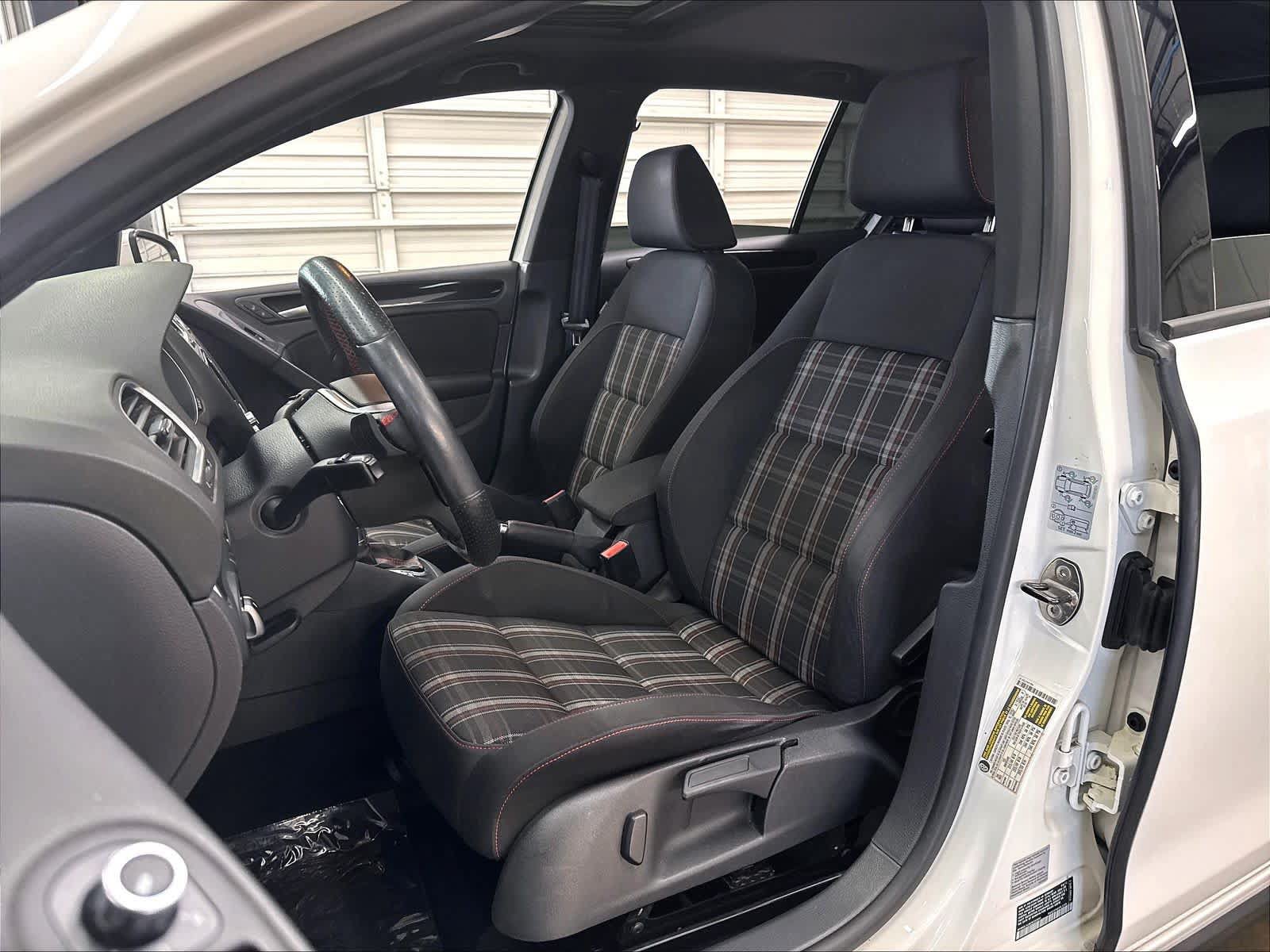 Used 2012 Volkswagen GTI 4-Door FWD image 23