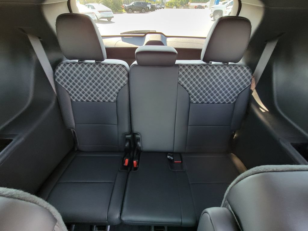Used 2026 GMC Acadia Denali w/ Super Cruise Package FWD image 17